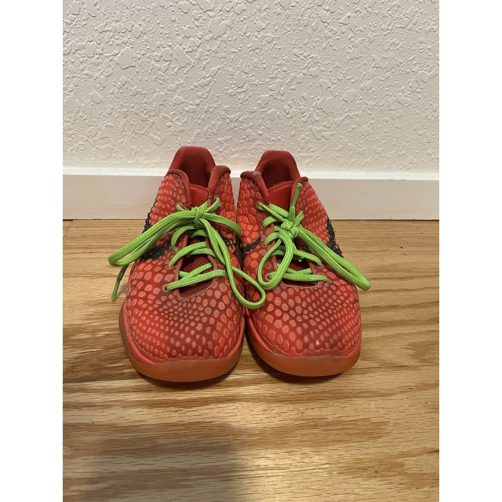 Zoom Kobe 6 GS Reverse Grinch Size 4.5Y Bright Crimson Green Black FV9676-600
